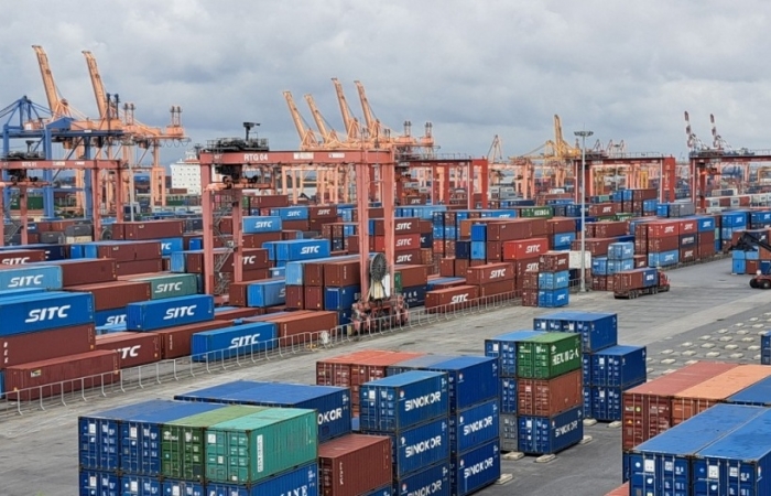 Doanh nghiệp logistics ở Hải Phòng “còng lưng” vì phí cược container