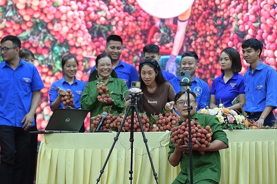 Thanh niên được trải nghiệm bán hàng trên nền tảng số cùng TikToker