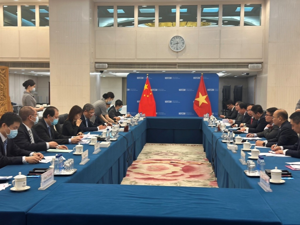 Toàn cảnh buổi hội đàm của Bộ trưởng Bộ Công Thương Nguyễn Hồng Diên và Bộ trưởng Bộ Thương mại Trung Quốc  Vương Văn Đào,
