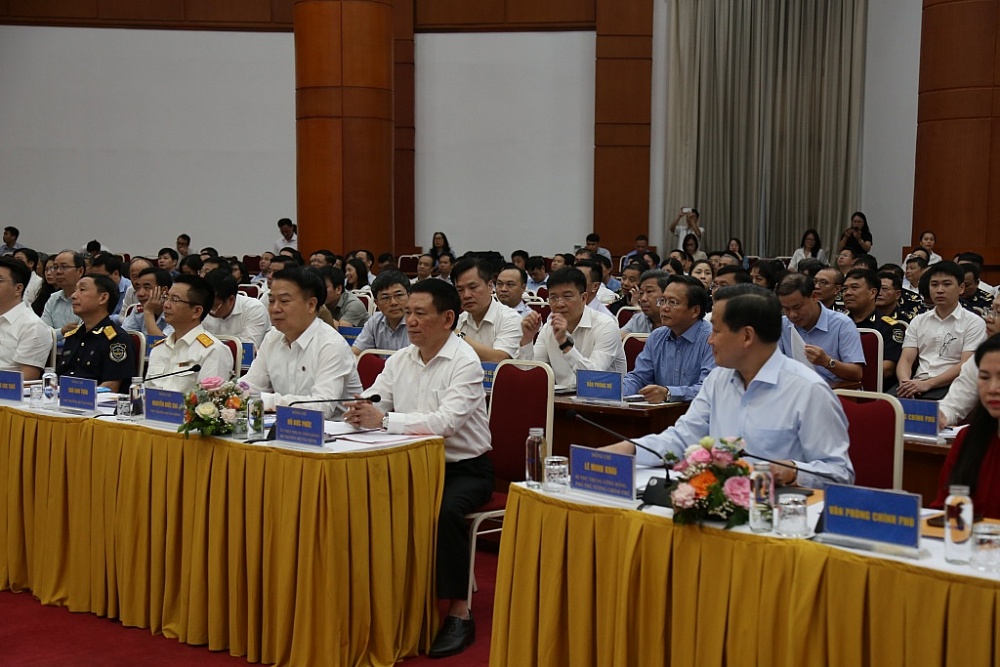 Các đại biểu tham dự Hội nghi sơ kết công tác tài chính - ngân sách của Bộ Tài chính