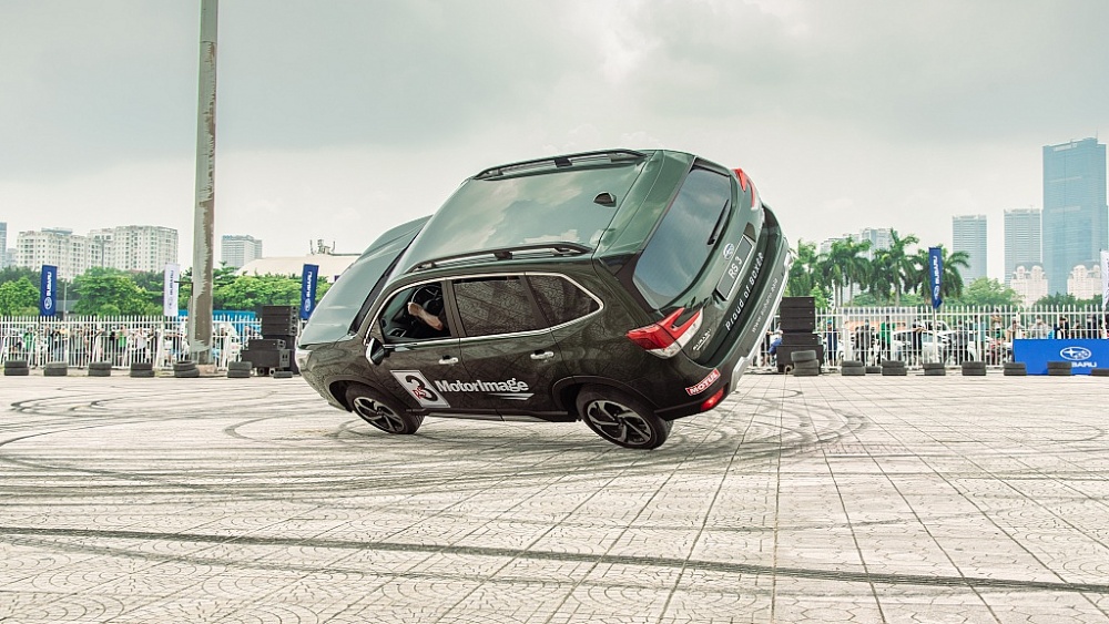 Subaru mang màn biểu diễn ô tô mạo hiểm của Kỉ lục gia Guiness thế giới quay trở lại Việt Nam