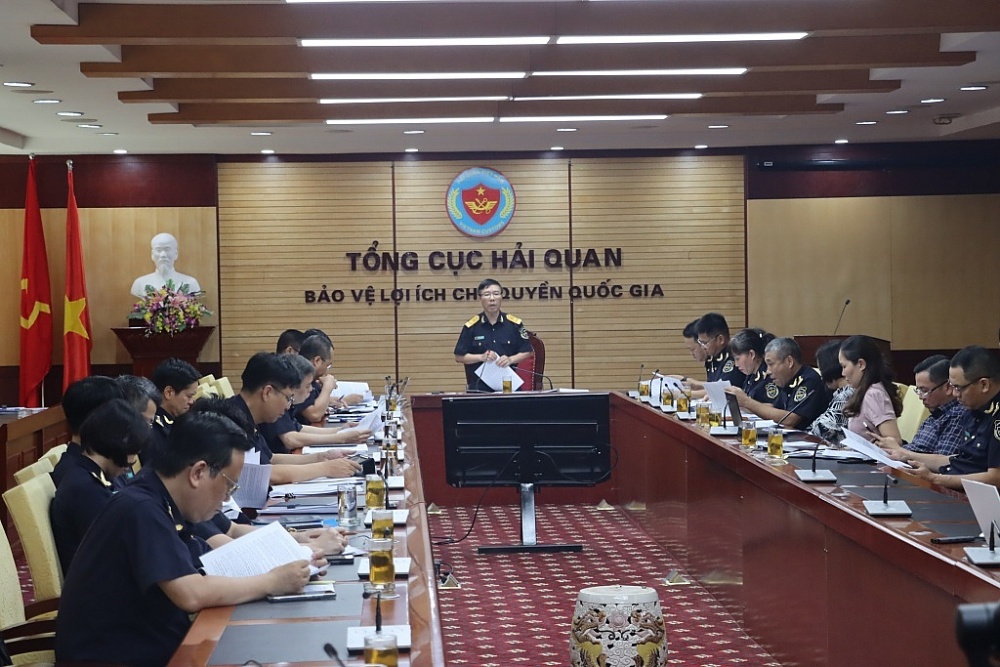 Phó Tổng cục trưởng, Trưởng ban BCĐCĐS của Tổng cục Hải quan  Lưu Mạnh Tưởng phát biểu chỉ đạo  phiên họp.