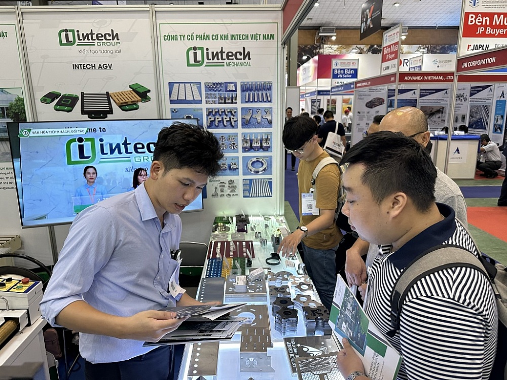 Các doanh nghiệp Việt Nam tham dự triển lãm với kỳ vọng kết nối thêm nhiều đối tác trong nước và quốc tế. 