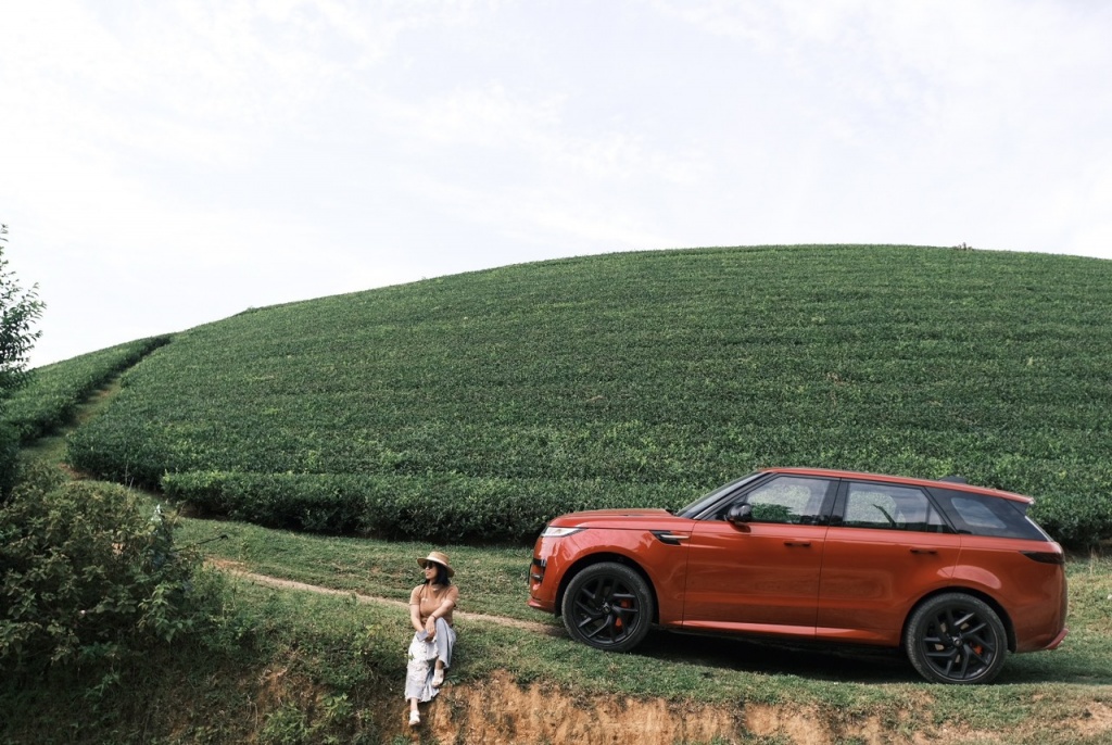 Ngẫu hứng cùng Range Rover Sport 2023: Tận hưởng niềm vui sau tay lái