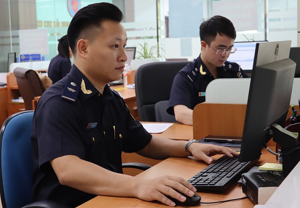 Hoạt động nghiệp vụ tại Chi cục Hải quan cửa khẩu Móng Cái (Cục Hải quan Quảng Ninh). Ảnh: Q.H