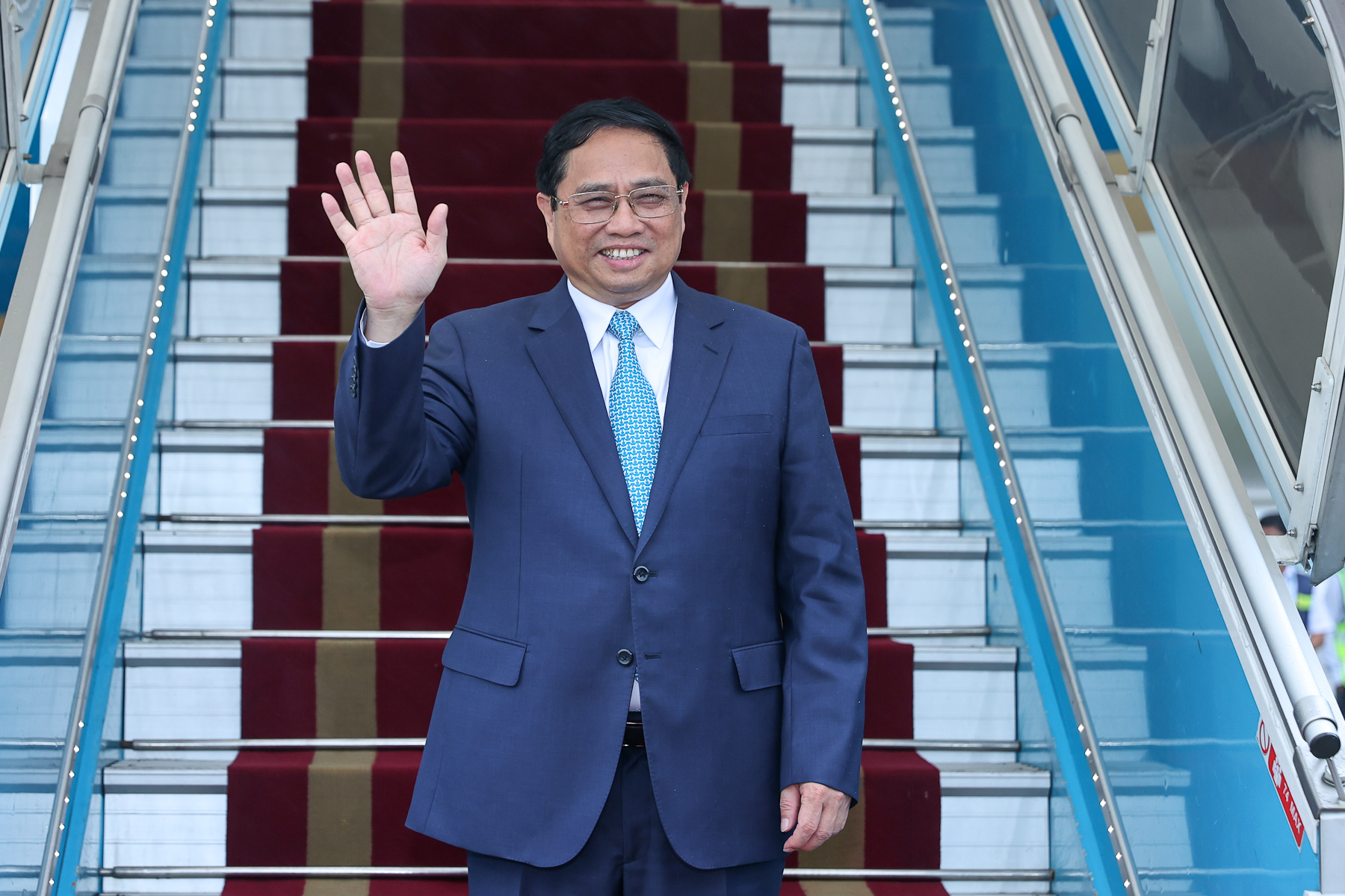 Thủ tướng Phạm Minh Chính lên đường dự Hội nghị cấp cao ASEAN 43 - Ảnh 1.