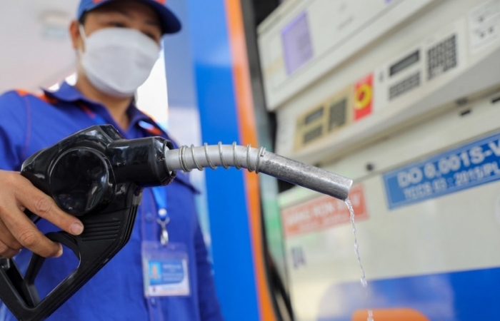 Xăng dầu đồng loạt tăng giá, mức cao nhất 741 đồng/lít