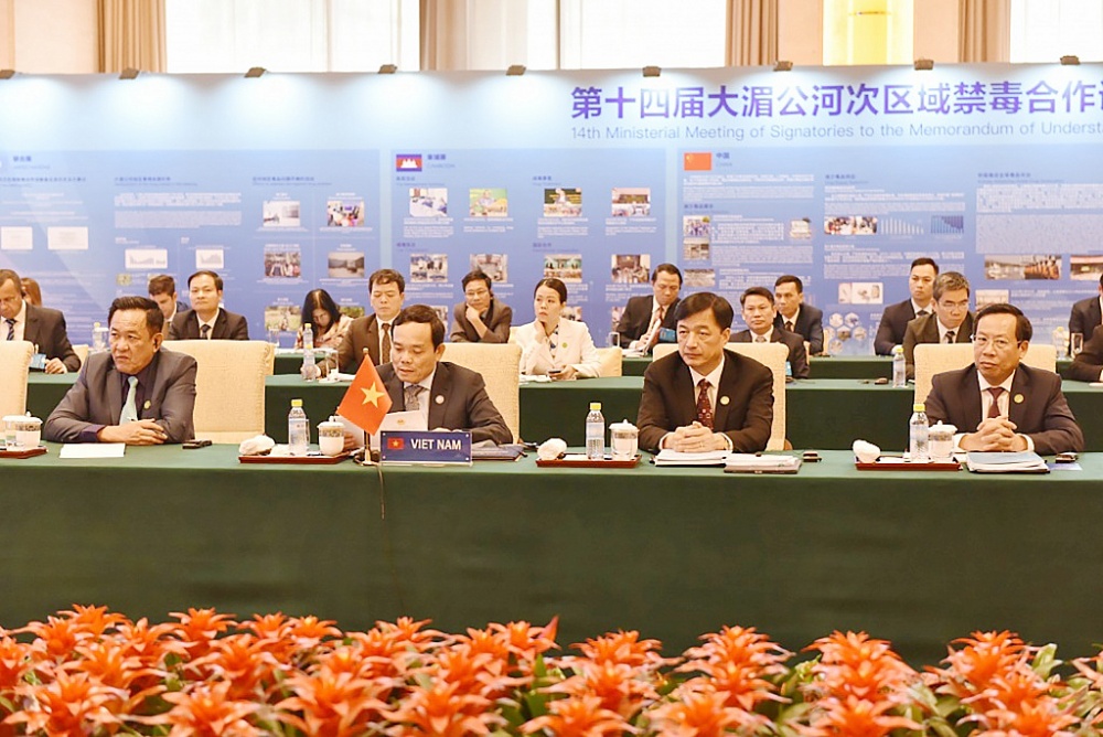 Phó Thủ tướng Trần Lưu Quang (thứ 2 từ trái sang) tham dự Hội nghị lần thứ 14 cấp Chủ tịch Ủy ban quốc gia về hợp tác phòng, chống ma túy tiểu vùng sông Mê kông, diễn ra tại Bắc Kinh (Trung Quốc) ngày 6/9. Ảnh: C04 cung cấp.