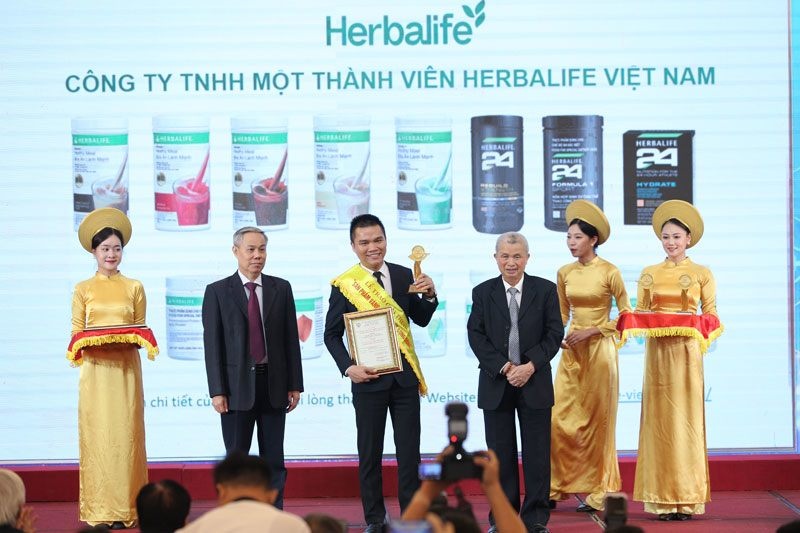 Herbalife Việt Nam đạt giải thưởng “Sản phẩm vàng vì sức khỏe cộng đồng năm 2023”