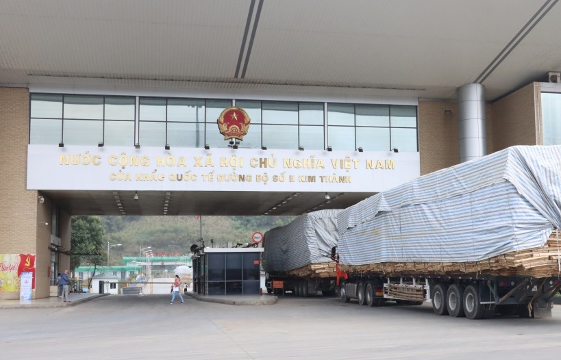 Duy trì hoạt động xuất nhập khẩu thông suốt qua cửa khẩu Kim Thành, Lào Cai
