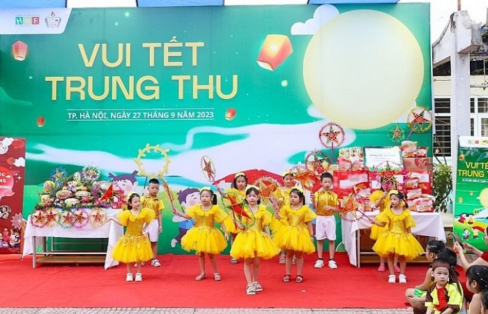 Herbalife Việt Nam với chương trình đón Tết Trung thu cho các em nhỏ tại Trung tâm Casa Herbalife