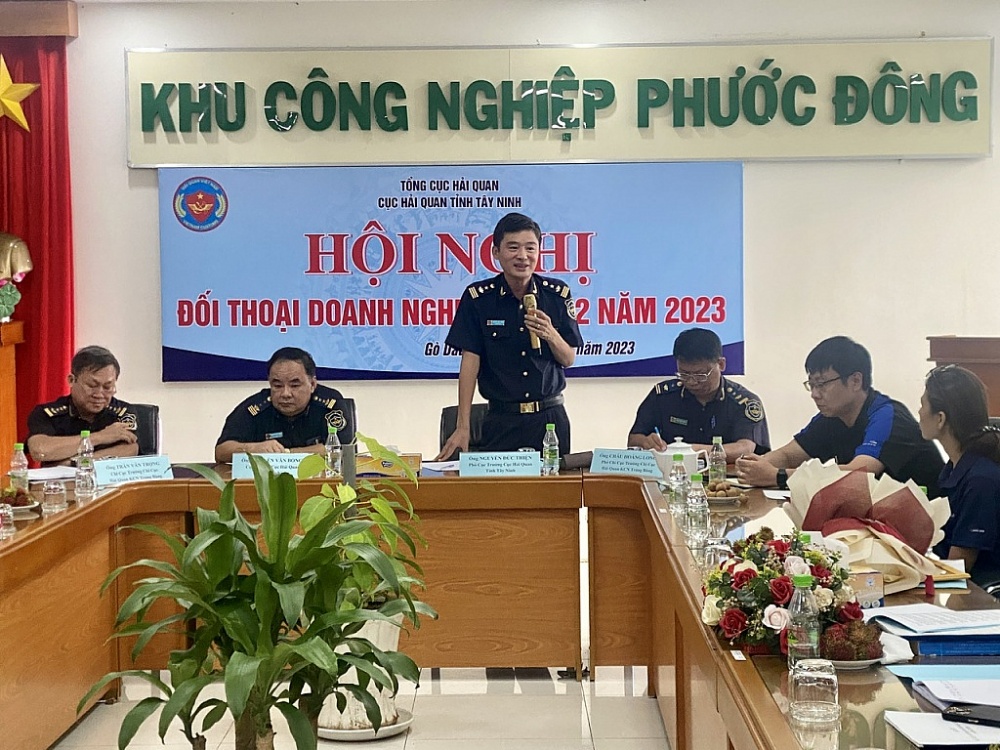 Hải quan Tây Ninh gặp gỡ, đối thoại trực tiếp với doanh nghiệp tại các khu công nghiệp