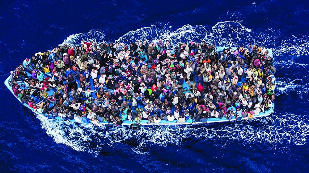 Người di cư bất chấp nguy hiểm vượt Địa Trung Hải để đến châu Âu