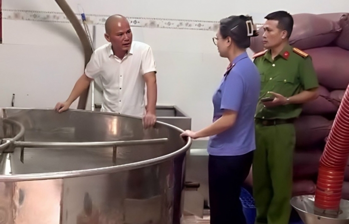 Phó Thủ tướng gửi Thư khen thành tích triệt phá tụ điểm sản xuất cà phê bột giả