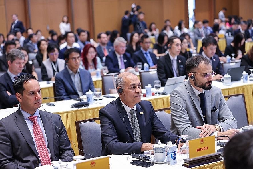 15 hiệp hội, 180 doanh nghiệp đầu tư nước ngoài tại Việt Nam tham dự hội nghị với Thủ tướng Chính phủ. ẢnhL VGP
