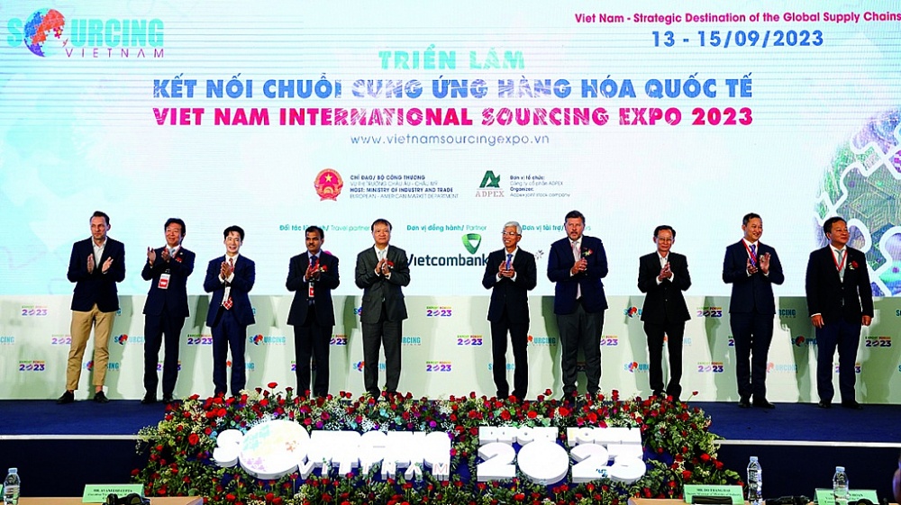 Khai mạc Chuỗi sự kiện Kết nối chuỗi cung ứng hàng hoá quốc tế - Viet Nam International Sourcing 2023 do Vụ Thị trường châu Âu - châu Mỹ, Bộ Công Thương phối hợp với UBND TPHCM tổ chức. 	Ảnh: HCM