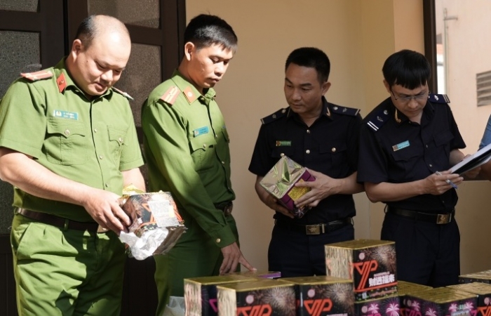 Khởi tố các đối tượng liên quan đến 2 vụ bắt giữ gần 1 tấn pháo ở Lạng Sơn