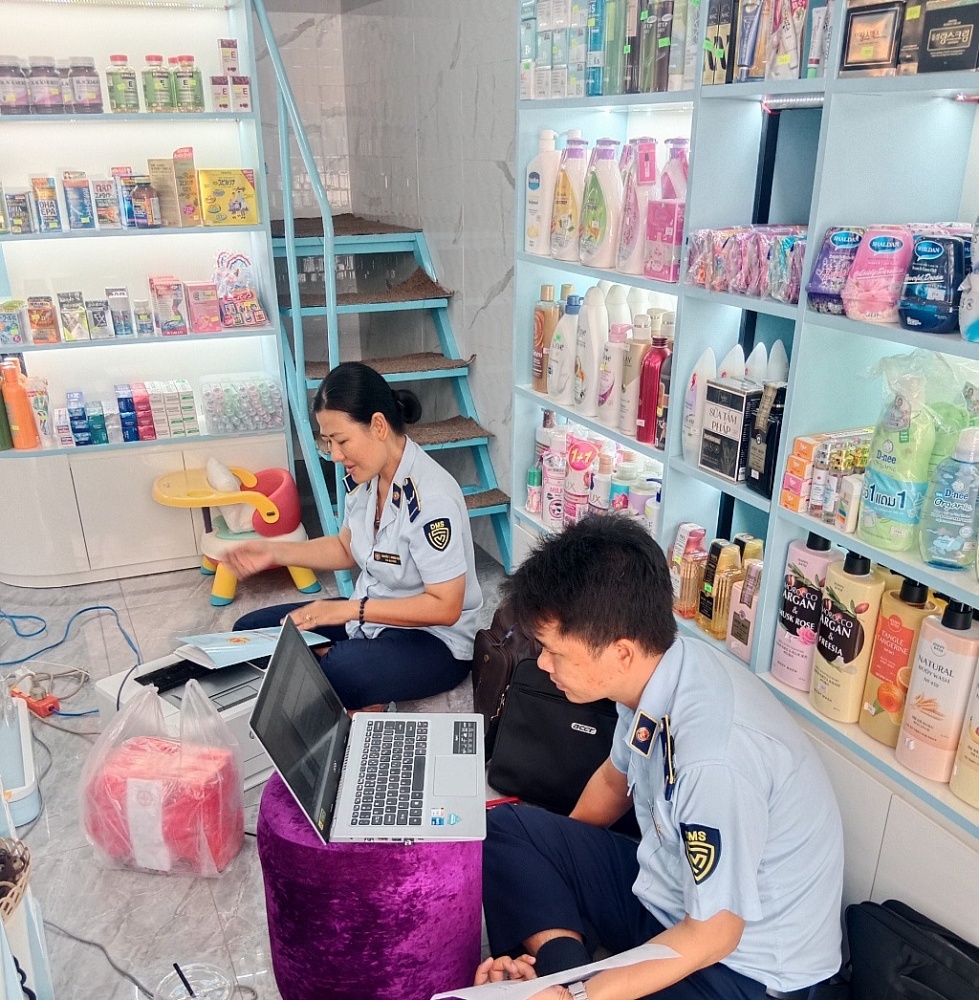 Tây Ninh phát hiện, xử lý gần 500 sản phẩm mỹ phẩm nhập lậu