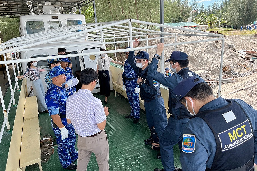 ơ quan Hợp tác Quốc tế Nhật Bản (JICA) đã phối hợp với Lực lượng bảo vệ bờ biển Nhật Bản (JCG) tổ chức khóa tập huấn cho Cảnh sát biển Việt Nam.