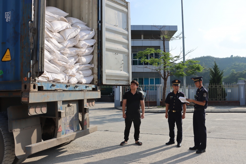 Đề xuất trang bị 2 máy soi hành lý ở cửa khẩu Trà Lĩnh, Cao Bằng