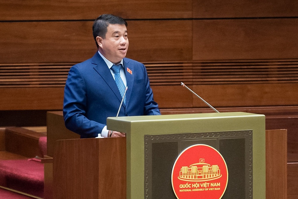 Chủ tịch Hội đồng Dân tộc của Quốc hội, Phó Trưởng Đoàn giám sát của Quốc hội Y Thanh Hà Niê Kđăm trình bày Báo cáo.