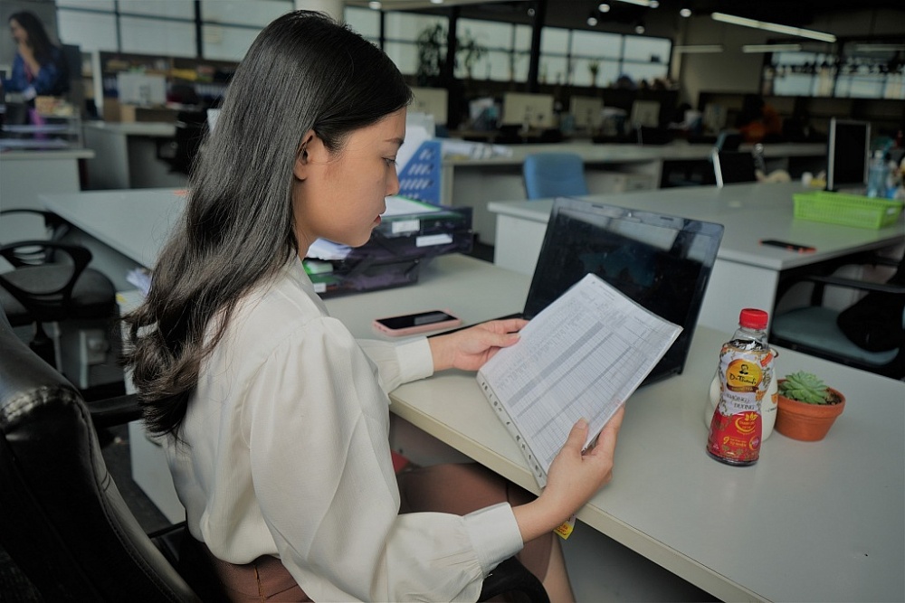 Dân văn phòng cuống cuồng chạy deadline cuối năm, nóng trong người vì nhiều điều phải tính