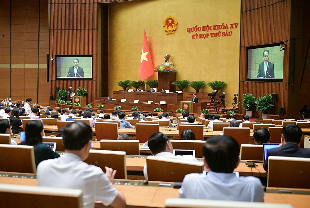 Chủ nhiệm Ủy ban Pháp luật của Quốc hội Hoàng Thanh Tùng trình bày Báo cáo thẩm tra dự án Luật Thủ đô