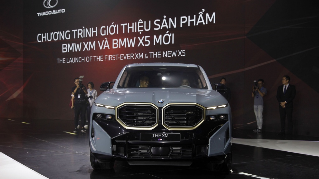 BMW XM thế hệ đầu tiên: Hiệu suất vượt trội trên một mẫu xe gầm cao