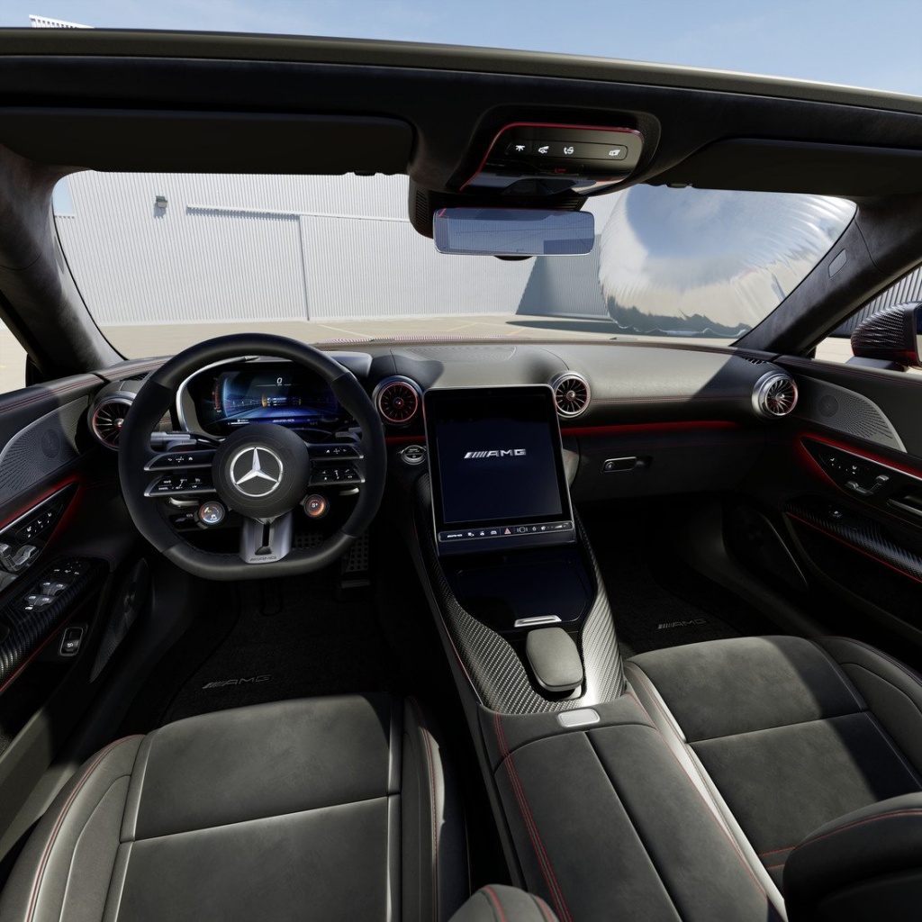 Giá khoảng 12,3 tỷ, huyền thoại Mercedes-AMG SL 63 bán số lượng giới hạn