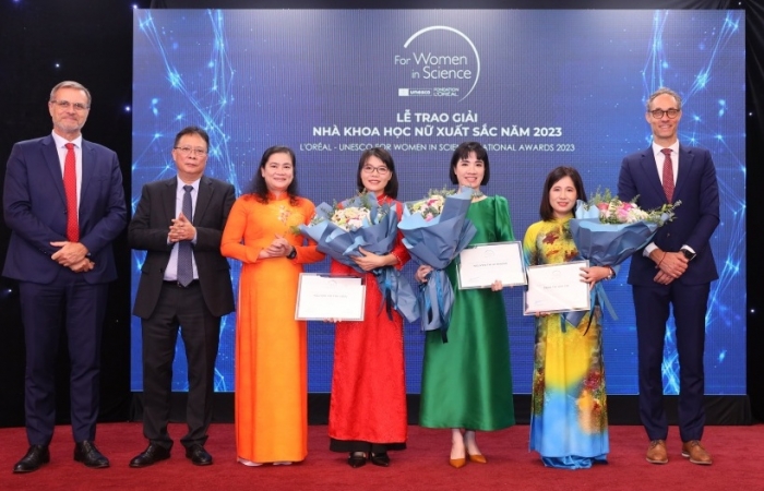 3 nhà khoa học nữ được trao Giải thưởng Vì sự phát triển phụ nữ trong khoa học