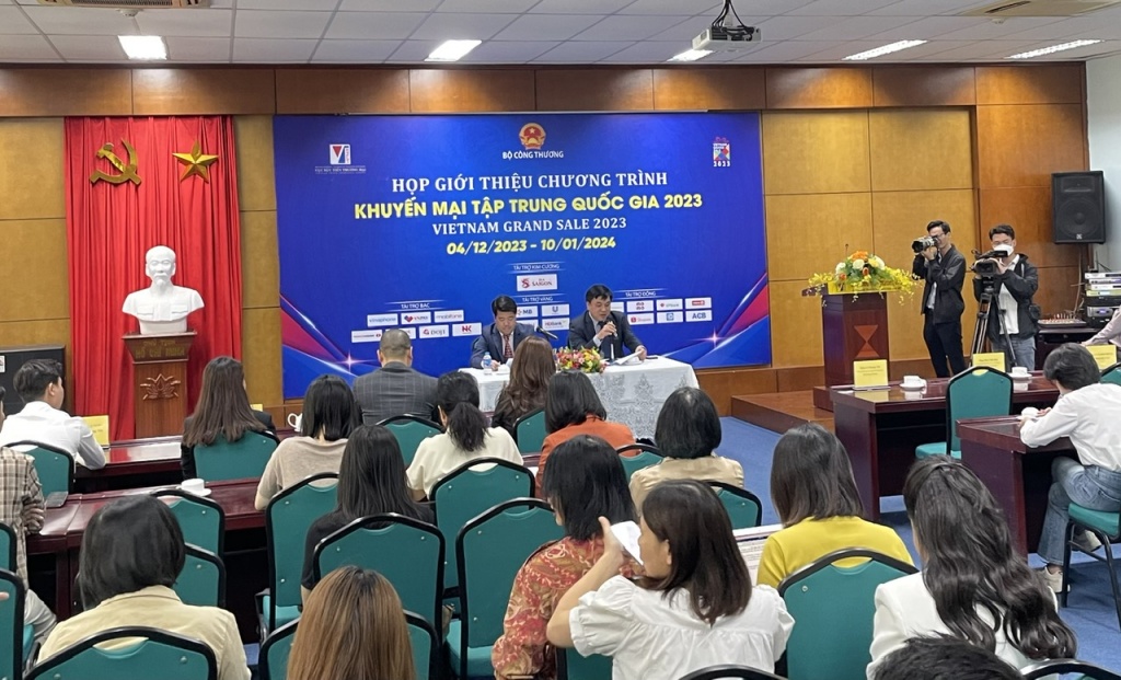 Họp giới thiệu Chương trình “Khuyến mại tập trung quốc gia 2023 – Vietnam Grand Sale 2023”.