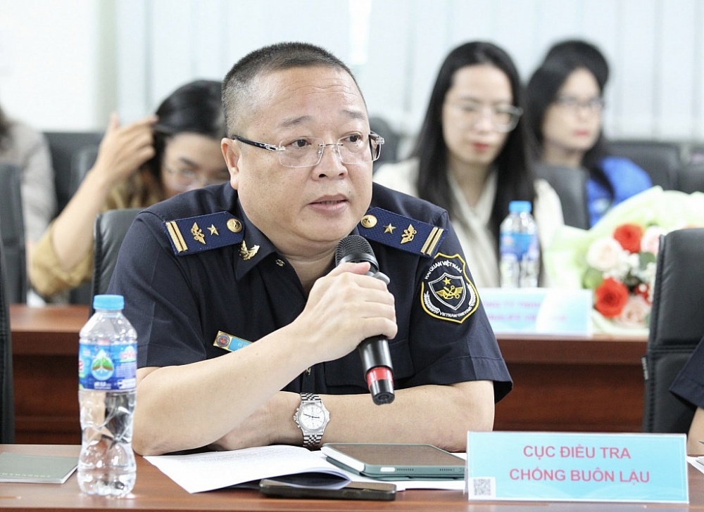 Vũ Hoài Linh, Phó đội trưởng Đội Kiểm soát chống buôn lậu hàng giả và bảo vệ quyền sở hữu trí tuệ (Đội 4), Cục Điều tra cống buôn lậu- Tổng cục Hải quan.