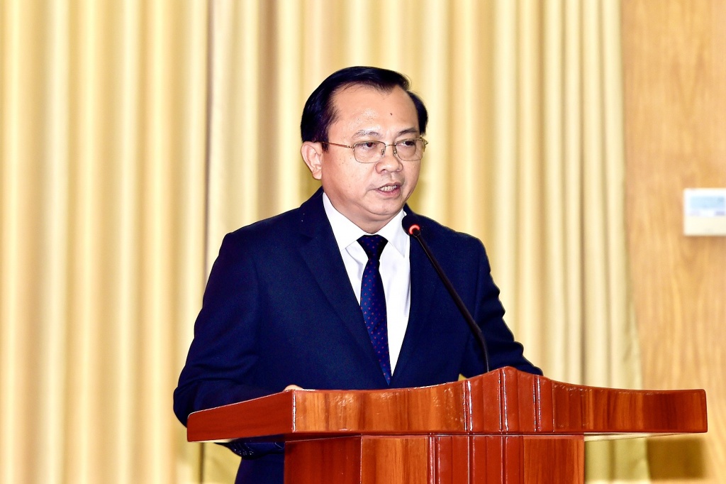 Trao quyết định bổ nhiệm ông Lê Tấn Cận giữ chức Thứ trưởng Bộ Tài chính