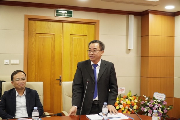 Trao quyết định bổ nhiệm ông Đậu Huy Sáu giữ chức Tổng Biên tập Tạp chí Chứng khoán