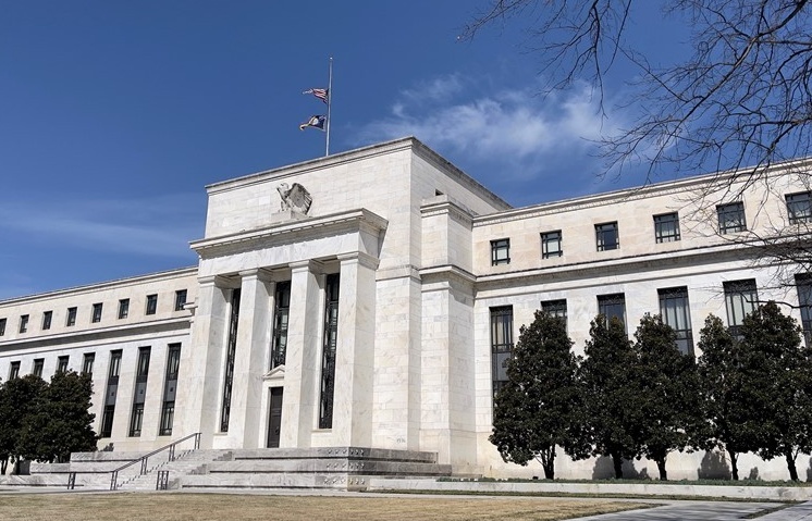 Fed quyết định giữ nguyên lãi suất cho vay chủ chốt từ 5,25-5,50%