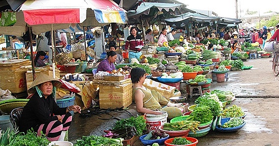 Vực dậy chợ truyền thống