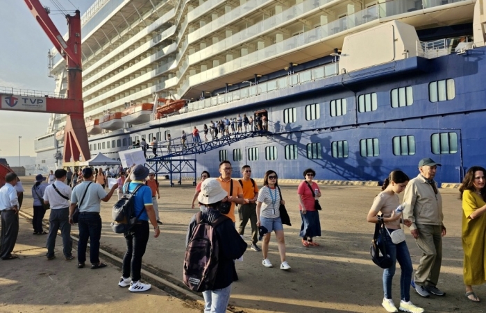 Hàng nghìn khách quốc tế đến Việt Nam bằng đường tàu biển