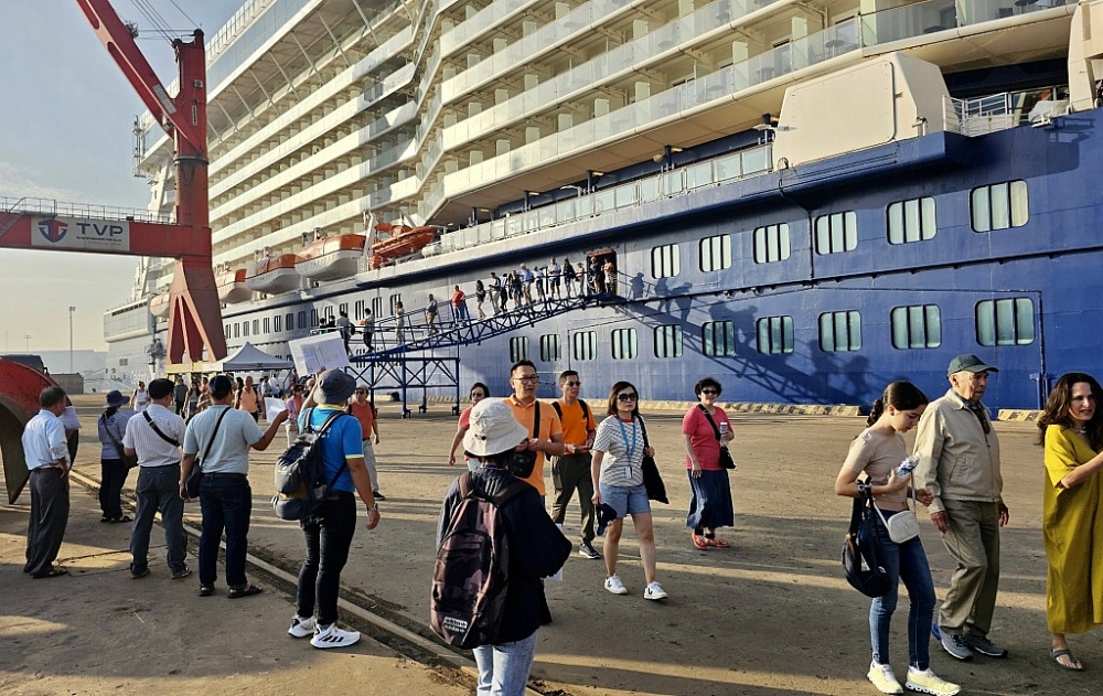 Hàng nghìn khách quốc tế đến Việt Nam bằng đường tàu biển