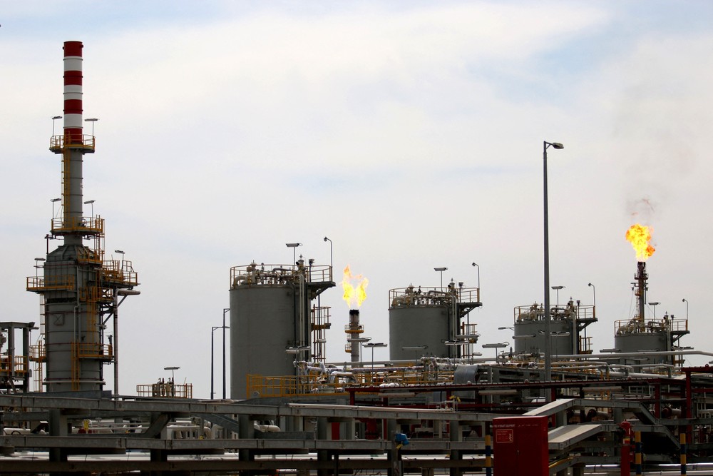 Một cơ sở khai thác dầu ở miền Nam Iraq. (Ảnh: AFP/TTXVN)