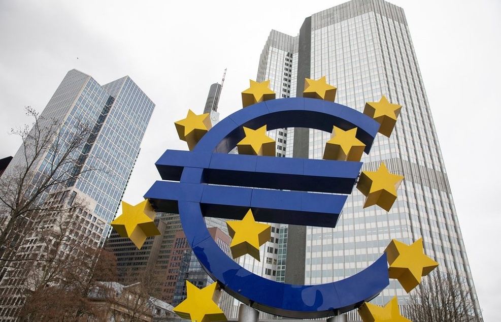 Hoạt động kinh doanh giảm sút, nguy cơ Eurozone suy thoái ngày càng gia tăng