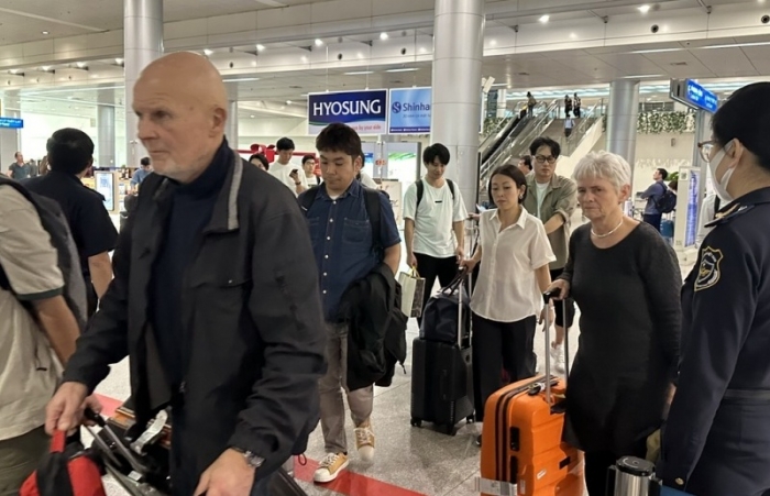 Hải quan sân bay Tân Sơn Nhất chủ động đón hành khách tăng cao dịp Tết