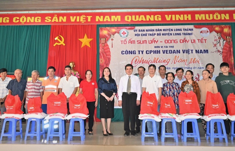 Vedan Việt Nam trao 1.000 phần quà cho bà con nhân dịp Tết Giáp Thìn 2024