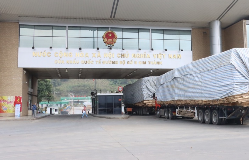 Kim ngạch xuất nhập khẩu qua Hải quan cửa khẩu Lào Cai tăng 35%