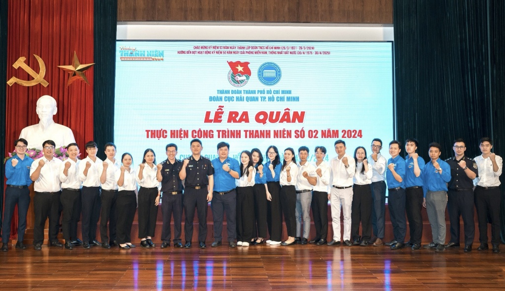 Đoàn Thanh niên Hải quan TPHCM ra quân Tháng Thanh niên