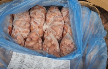 Hà Nội: Tạm giữ 2,4 tấn kê gà có dấu hiệu nhập lậu