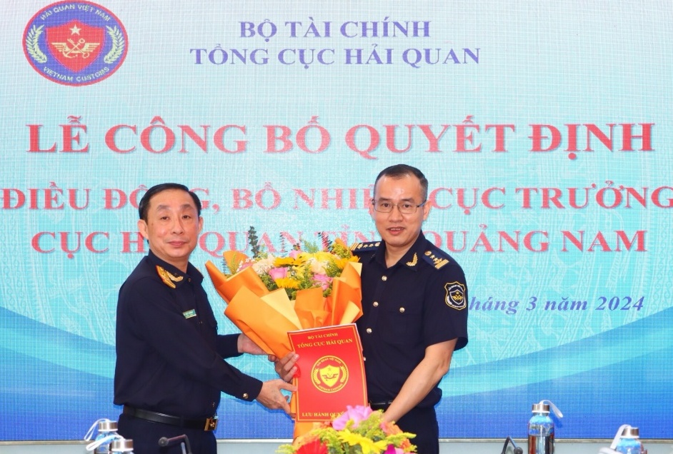 Infographics: Quá trình công tác của tân Cục trưởng Cục Hải quan Quảng Nam Dương Xuân Sinh