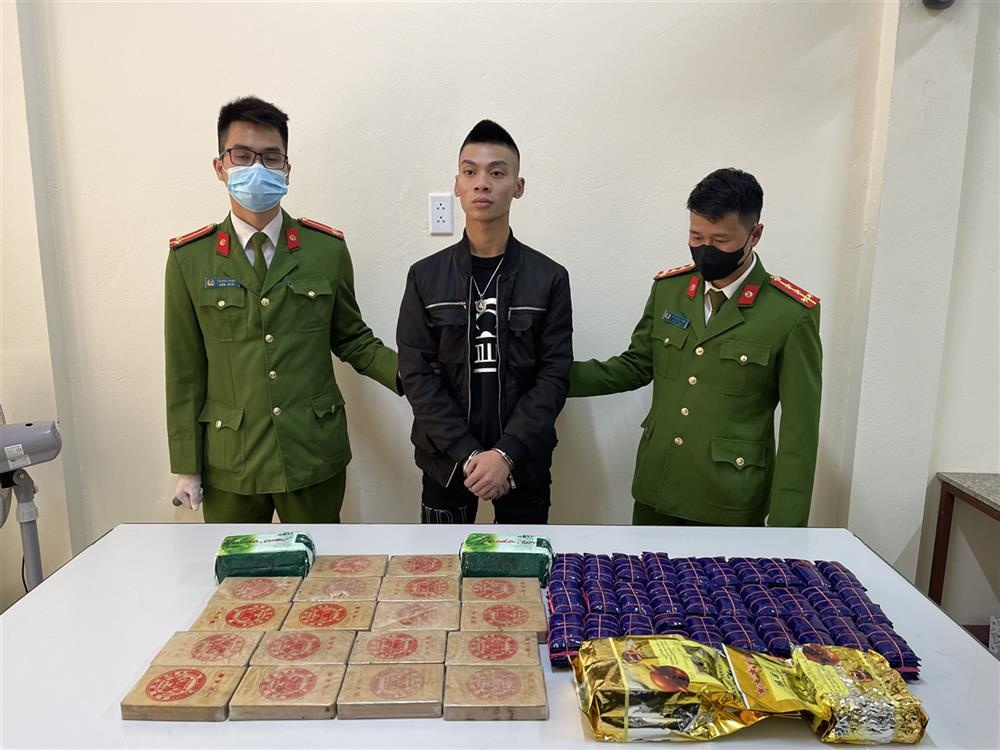 Mua ma túy từ nước ngoài đóng gói gửi xe khách về Hà Nội