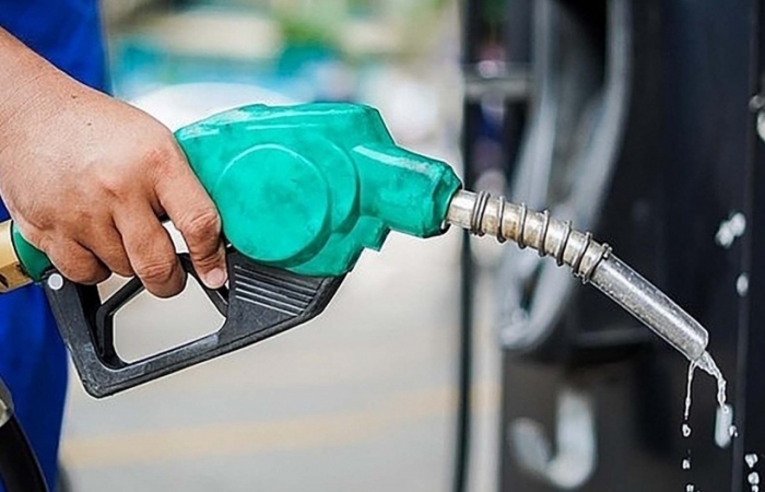 Giá dầu điêzen 0.05S tăng 622 đồng/lít, ở mức 21.610 đồng/lít
