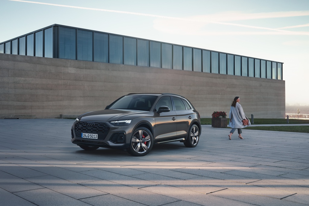 Audi Q5 phiên bản giới hạn có giá từ 2,299 tỷ đồng