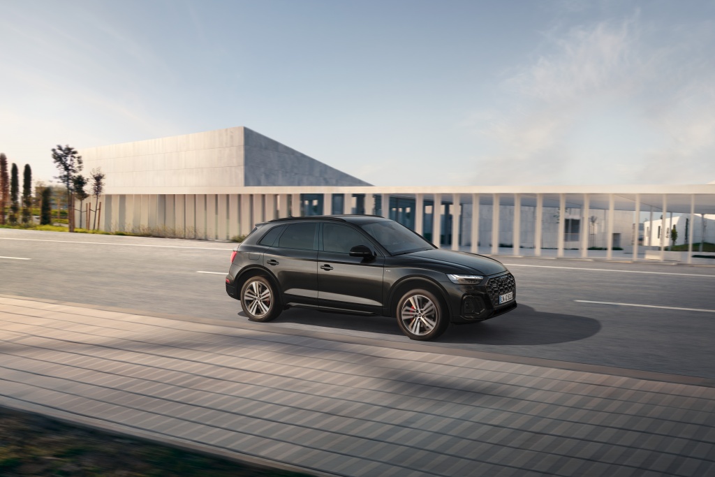 Audi Q5 phiên bản giới hạn có giá từ 2,299 tỷ đồng